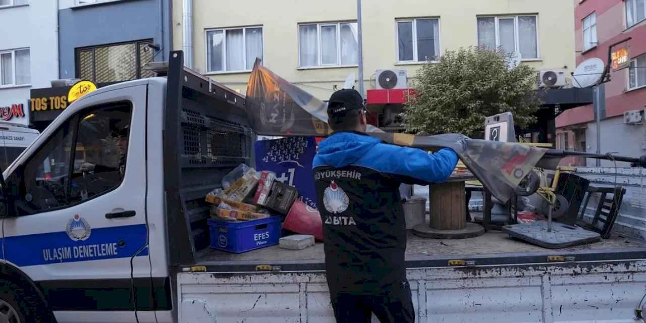 Balıkesir’de zabıta kaldırım işgallerine son veriyor