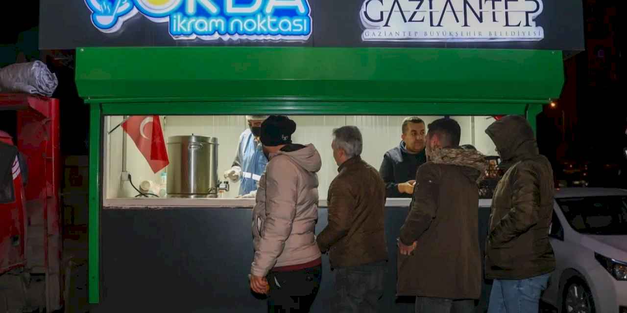Gaziantep’te 39 noktada sıcak çorba ikramı