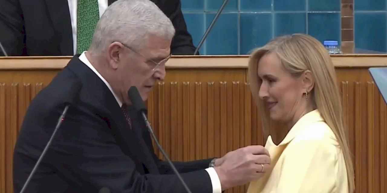 Prof. Dr. İpek Özkal Sayan İYİ Parti’ye katıldı