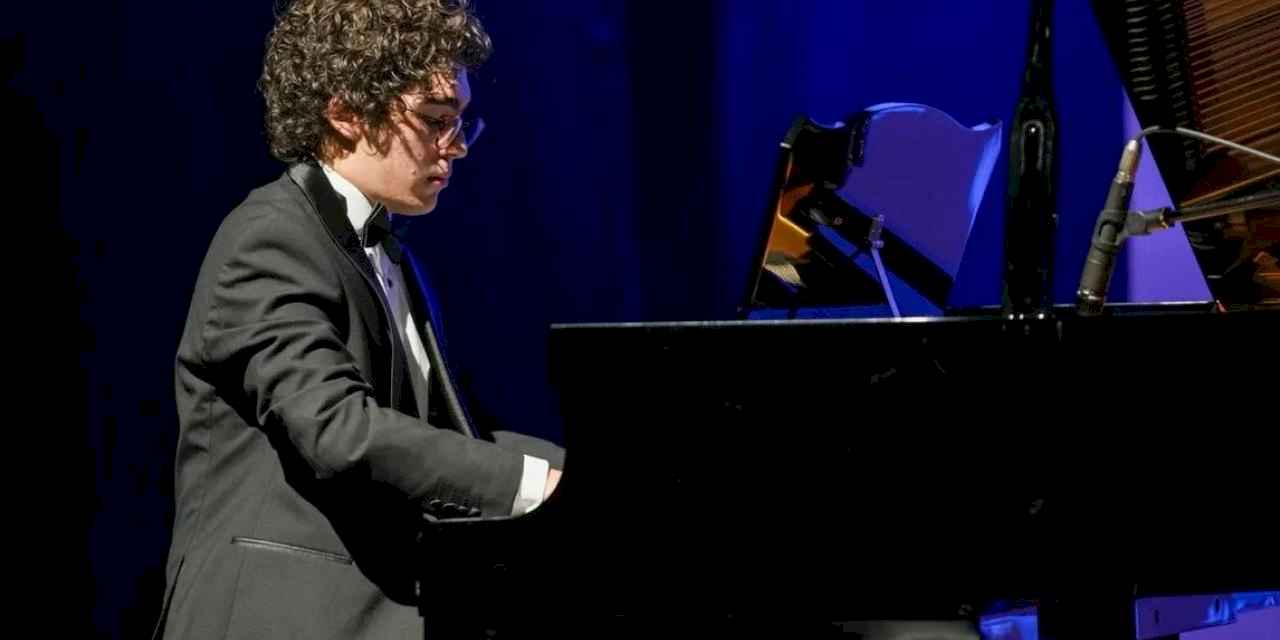 Trabzon’da piyano resitali büyük alkış aldı