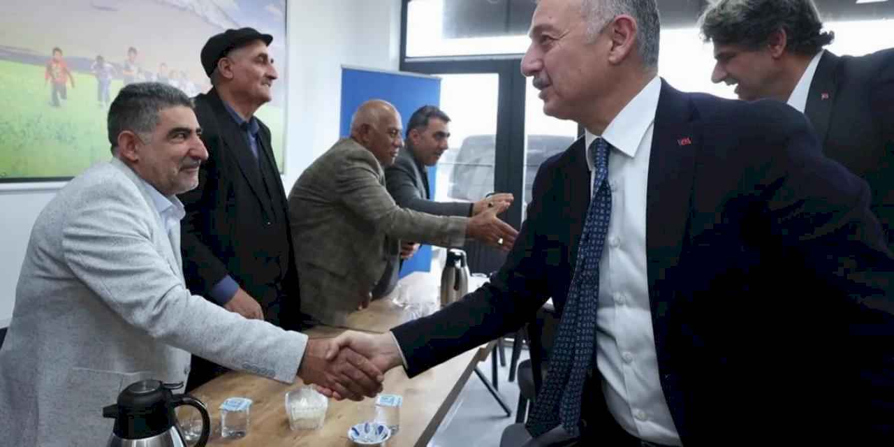 Kocaeli'de Başkan Büyükakın, Ağrılılarla bir araya geldi