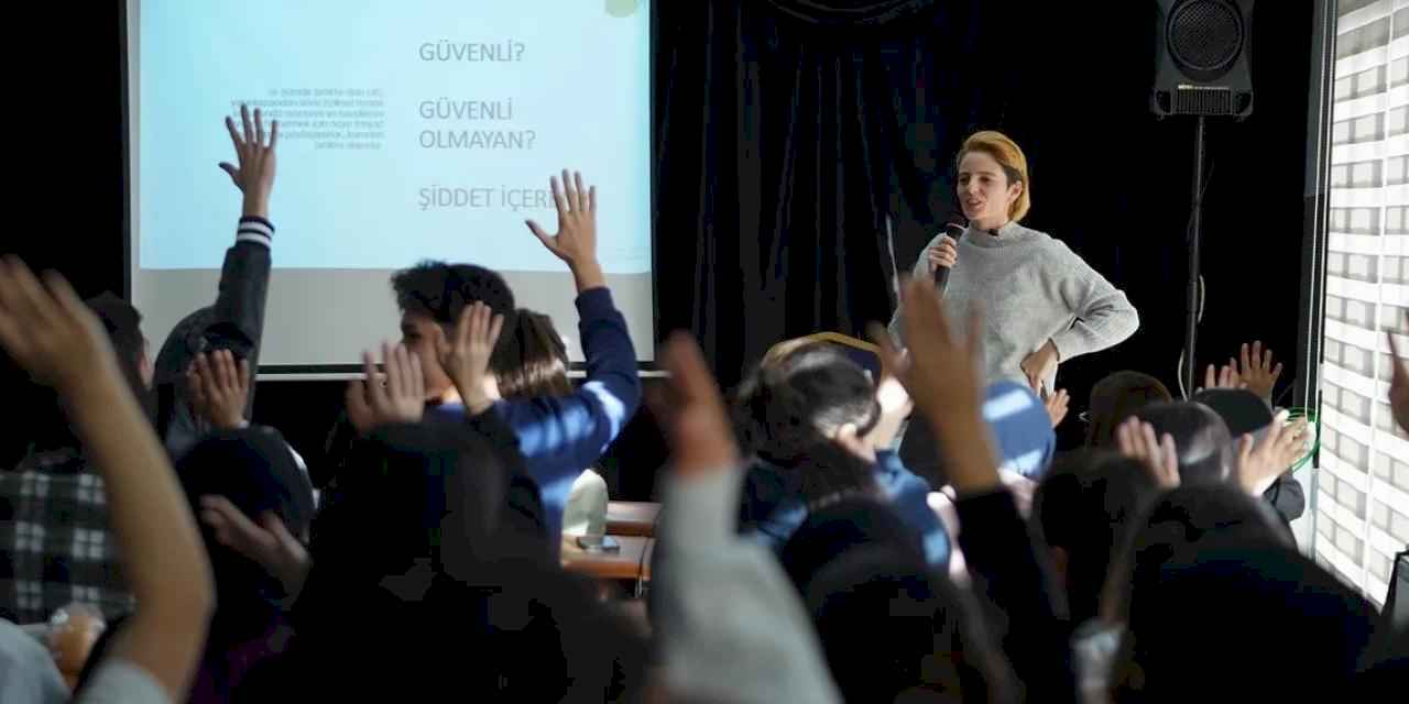 İstanbul Beylikdüzü’nde kadına şiddete karşı birlik ve dayanışma