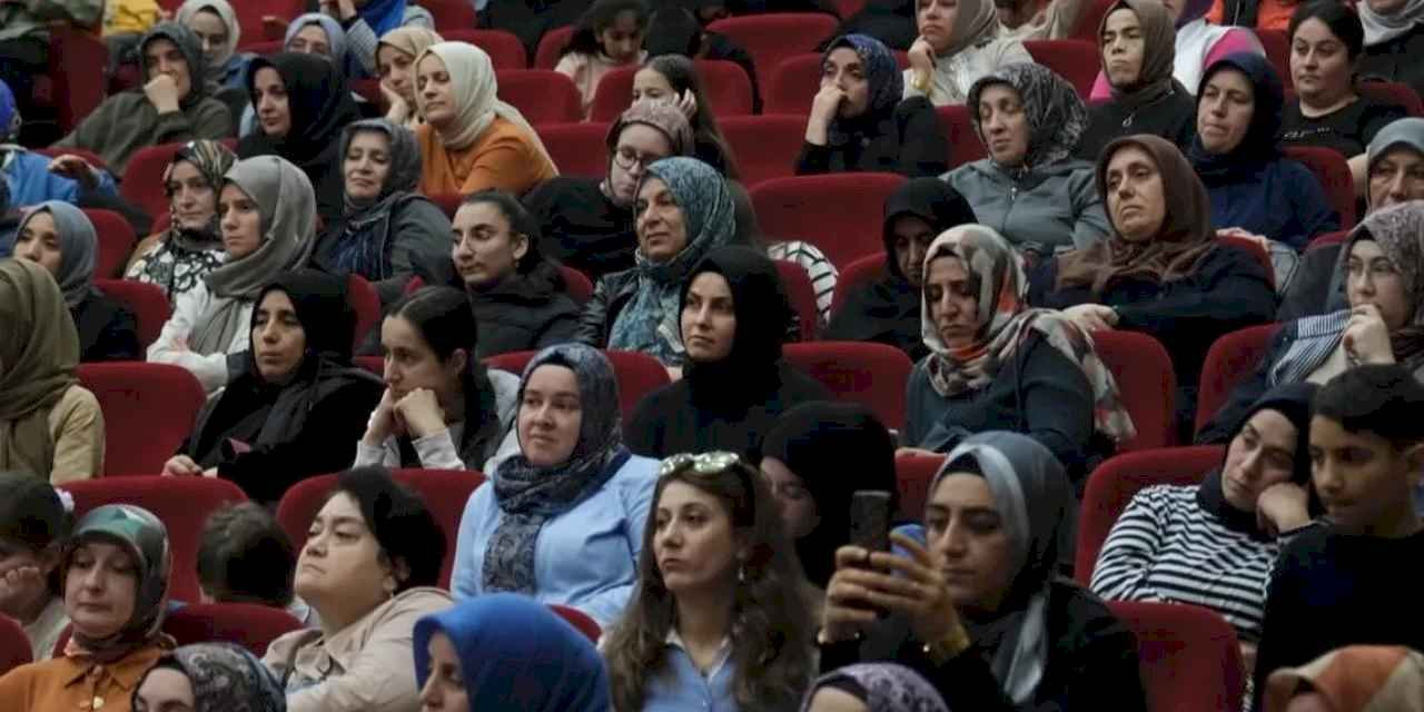 Kocaeli’de 'Aile Mektebi Sohbetleri' yoğun ilgi gördü