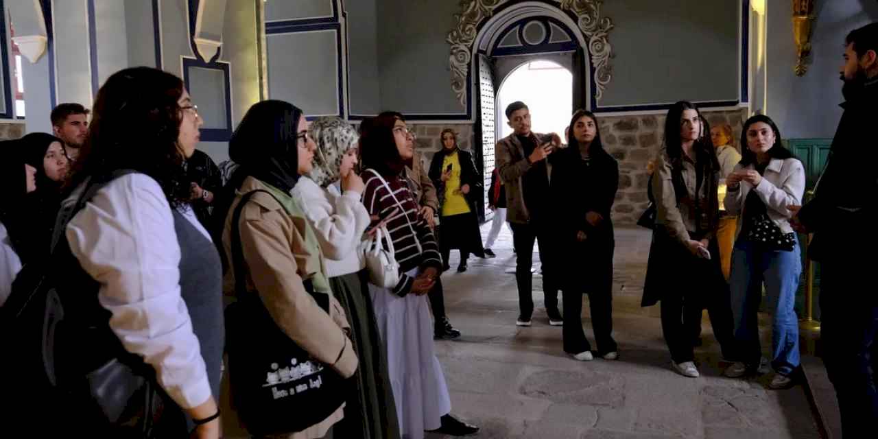 Konya'da üniversiteli gençlere yenilikçi mekanlar tanıtılıyor