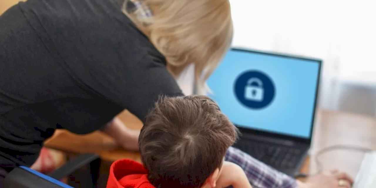 Çocukları dijital tehditlere karşı koruyacak yeni adımlar yolda