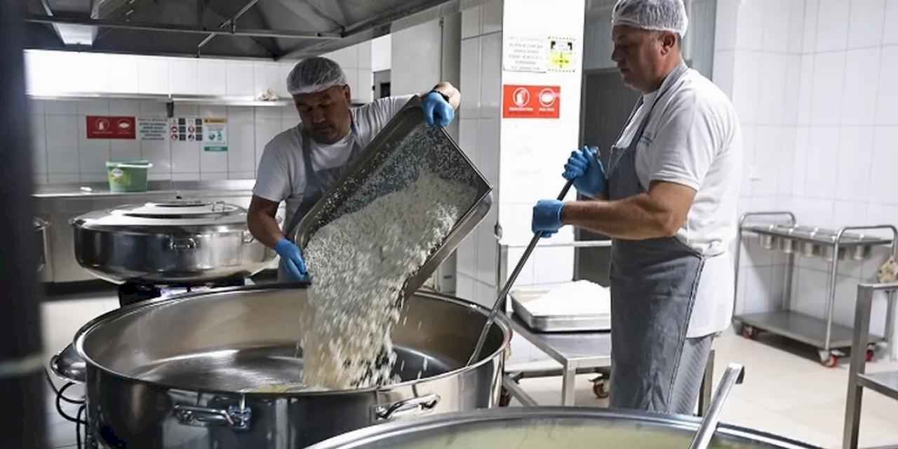 Antaya Alanya Aşevi’nden günde 2 öğün sıcak yemek