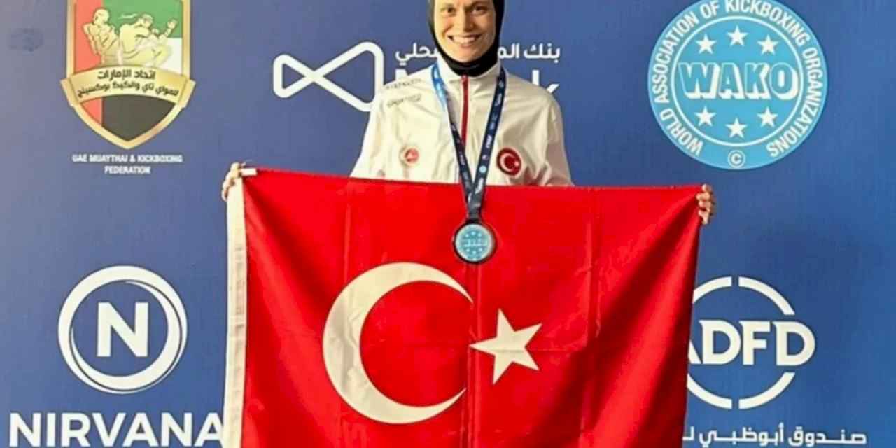 Sakaryalı kick boksçu Dünya 3’üncüsü oldu