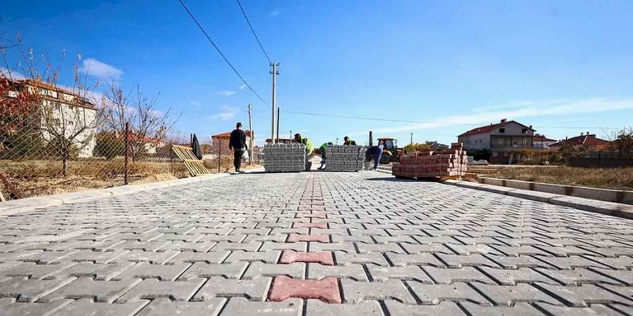 Denizli Büyükşehir’den Çivril’e 100 bin metrekarelik kilit parke yatırımı