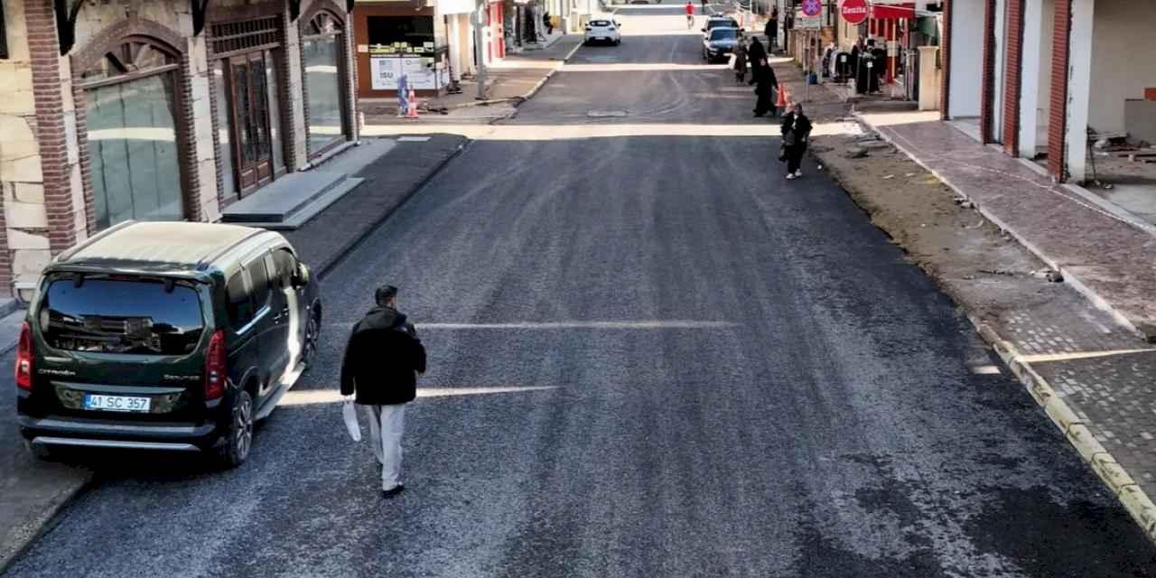 Kocaeli Büyükşehir’den Kartepe’de yol yenileme çalışması
