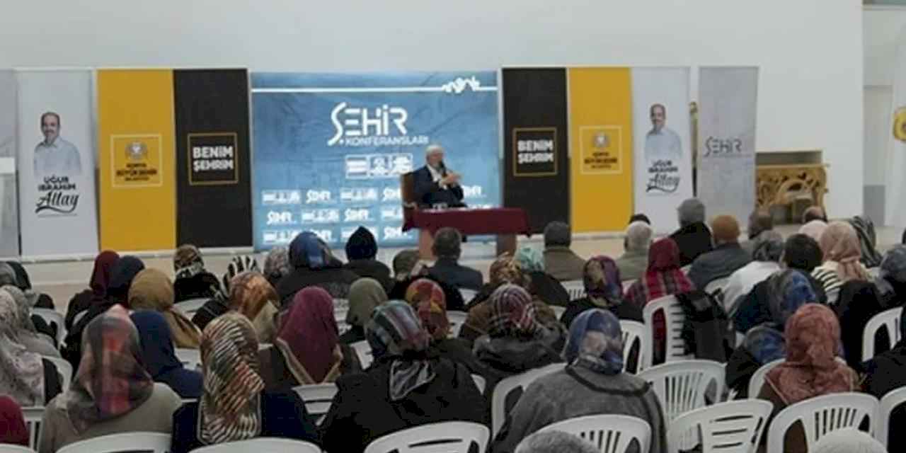 Konya’da Şehir Konferansları devam ediyor