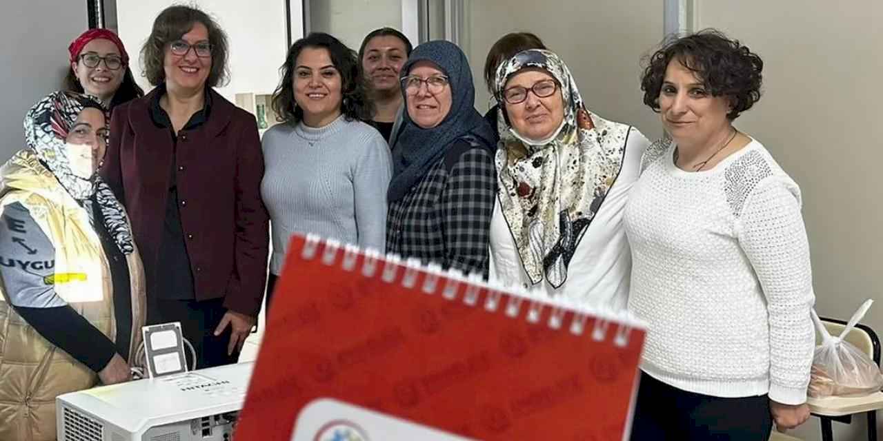 Kocaeli İzmit’te Engelsiz Ebeveyn Akademisi devam ediyor