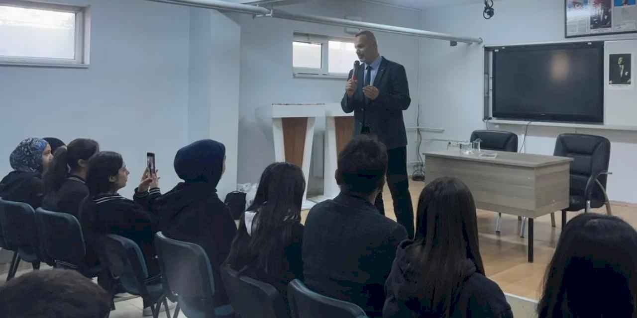 Cizre’de 'Başarıda Arkadaş Seçimi' konferansı