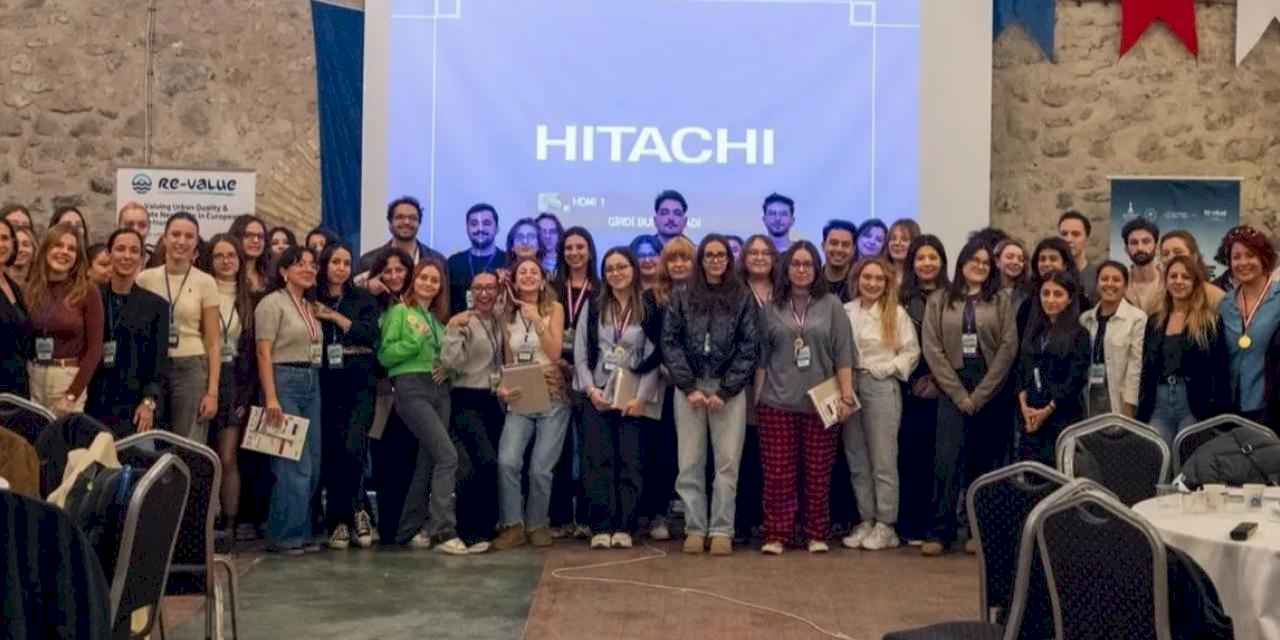 İzmir'de genç tasarımcılar doğadan ilhamla tasarladı