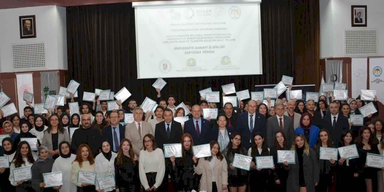 Konya'da ahşap sanatlarını yaşatan projede 118 kursiyer sertifikalandı