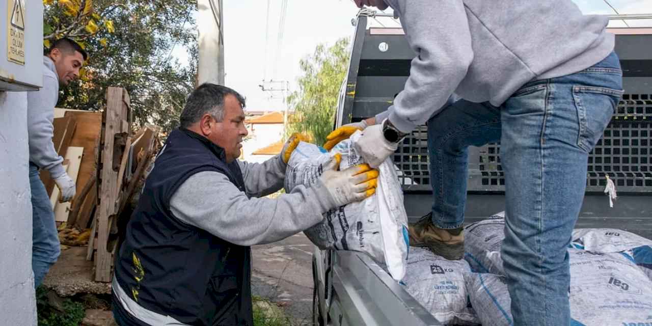 İzmir Güzelbahçe'de kara kış desteği başladı