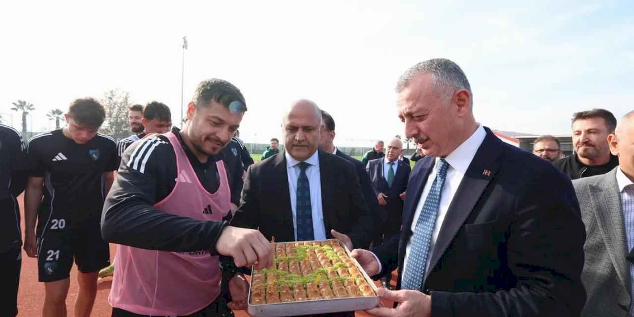 Kocaelispor’a Başkan Büyükakın'dan moral veren ziyaret