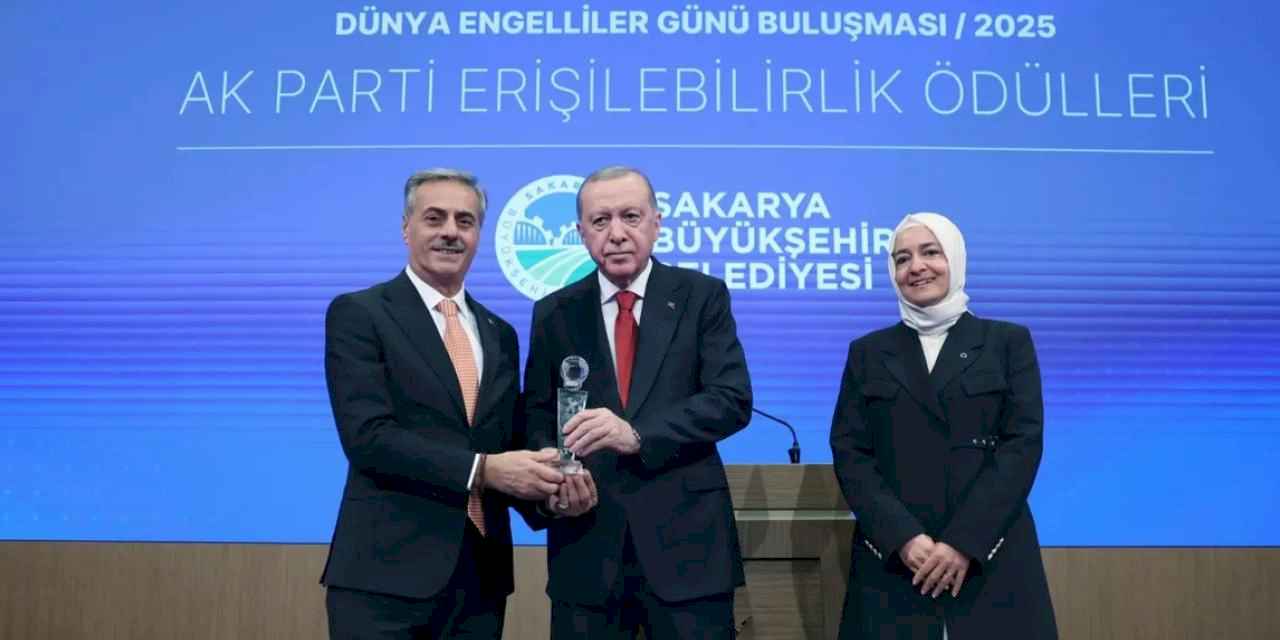 Sakarya’nın toplu taşımada engelleri kaldıran uygulamasına Cumhurbaşkanı Erdoğan’dan ödül