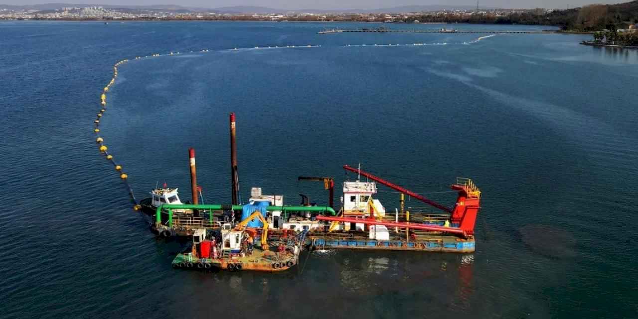 İzmit Körfezi temizlik projesi Türkiye'ye örnek oluyor... Körfez dip çamuru temizliği ile canlanıyor