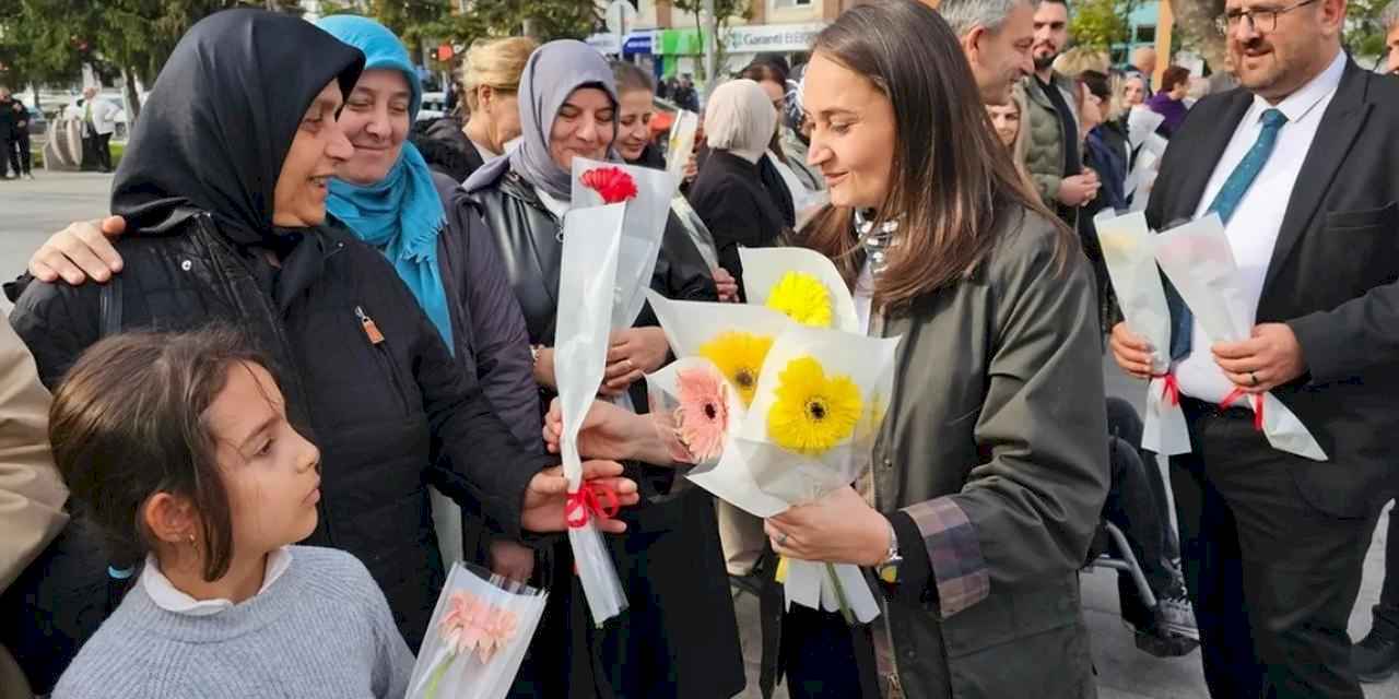 Gölcük’te Dünya Kadın Hakları Günü kutlaması