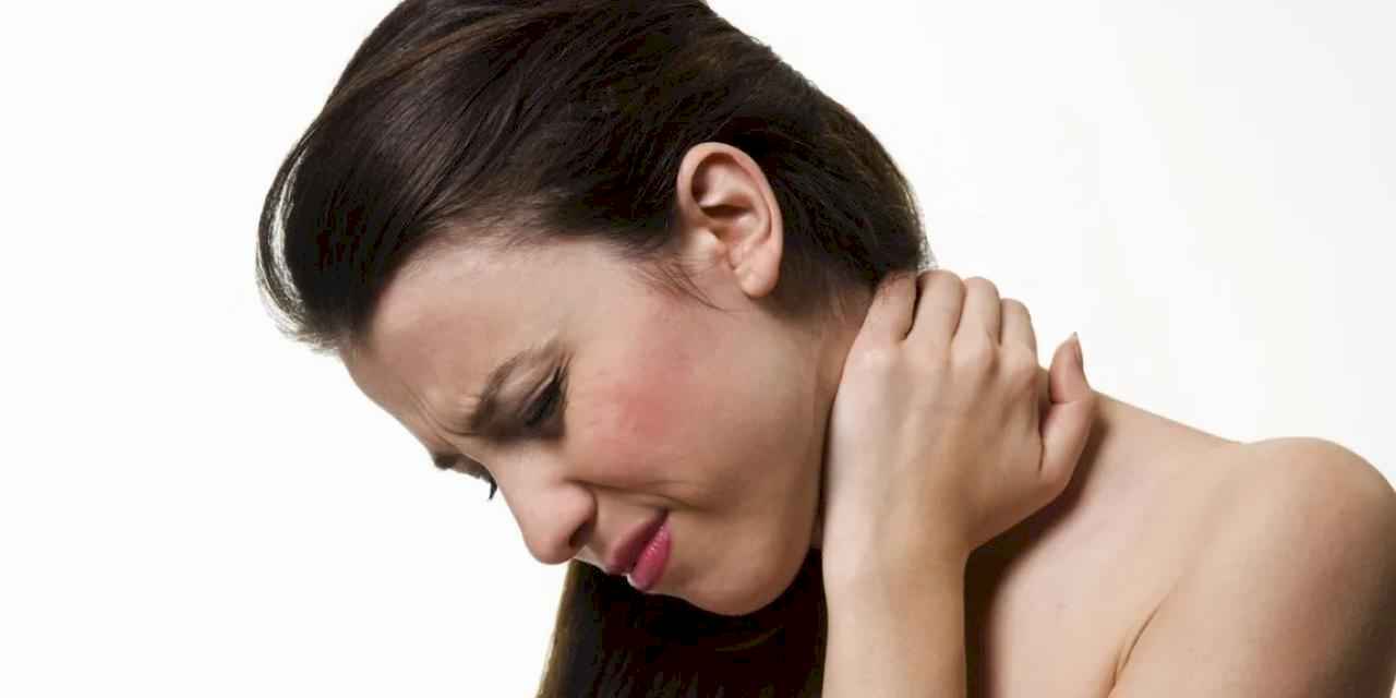 Akıllı telefon ve bilgisayar kullanımı boyun sağlığını tehdit ediyor