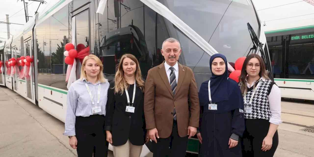 Başkan Büyükakın:  Vatman olmak isteyen  kadınlara kapımız açık