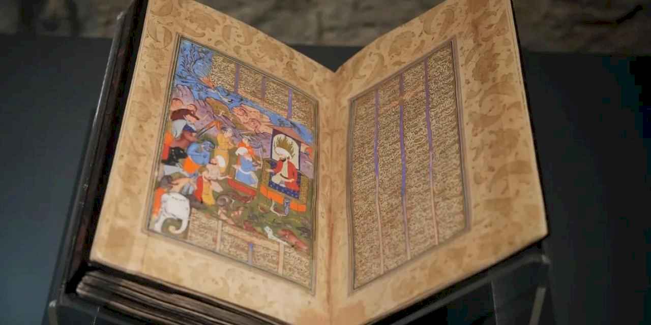 Dünyada bir ilk: 70 cilt Mesnevî 'Mana ve Nakış' sergisinde