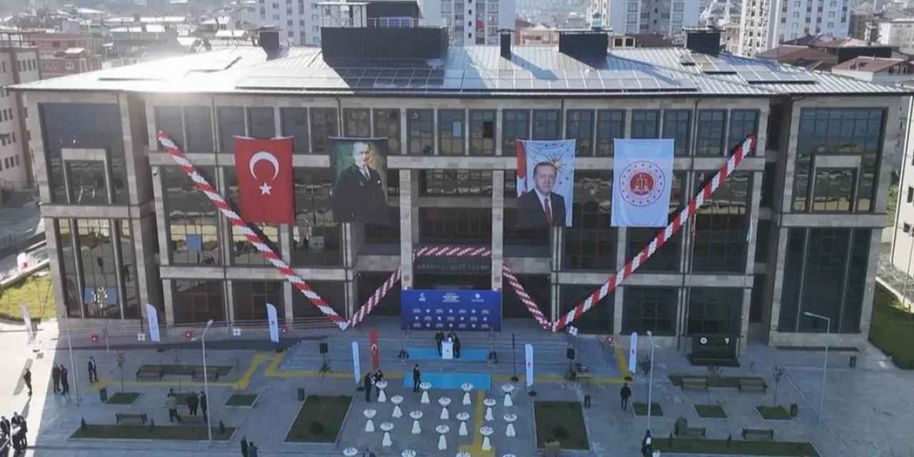 Trabzon Araklı’ya modern adalet binası törenle açıldı