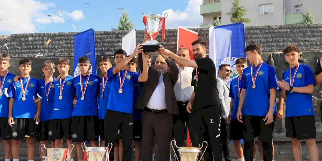 Kayseri Talas'ta Sporcu Fabrikası'ndan 2 yeni oyuncu