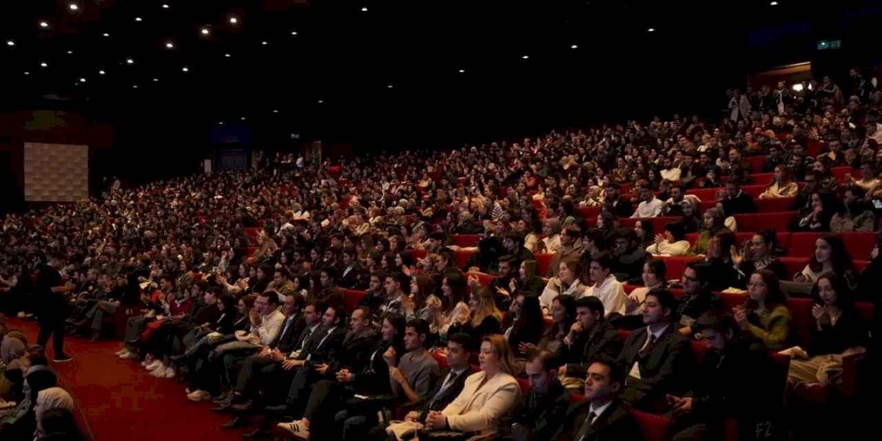 Gençİz Zirvesi Binlerce Genci Bir Araya Getirdi