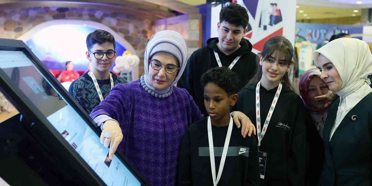 Emine Erdoğan, Dijital Dünyada Çocuk Hakları Sözleşmesi'ni imzaladı