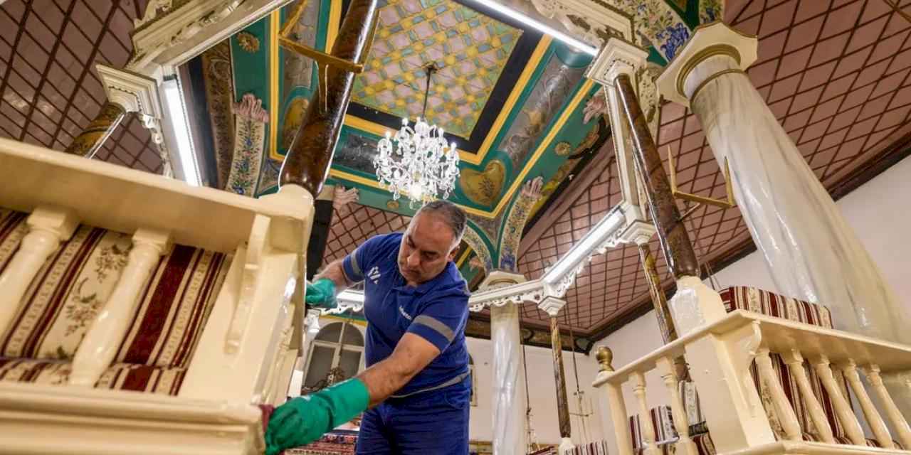 İzmir’in ibadethaneleri köşe bucak temizleniyor