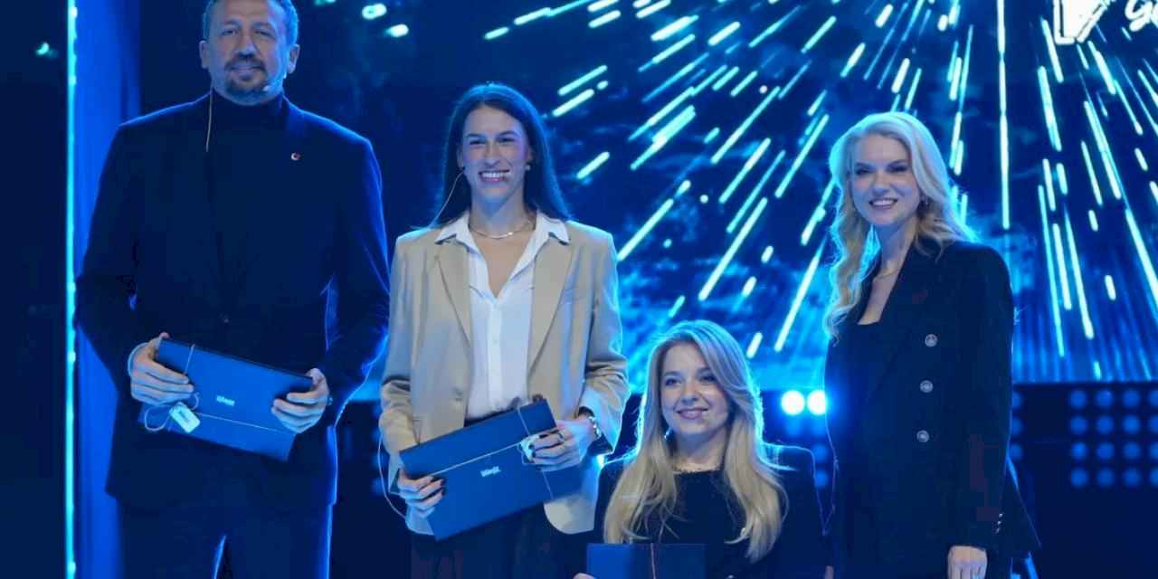 Halkbank Gençİz Zirvesi'22 İstanbul'da 5 bin genci buluşturdu