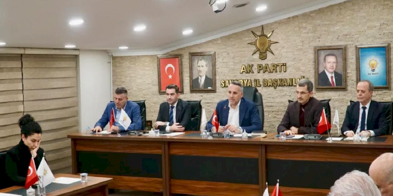 AK Parti Sakarya’da değerlendirme toplantıları yapıldı