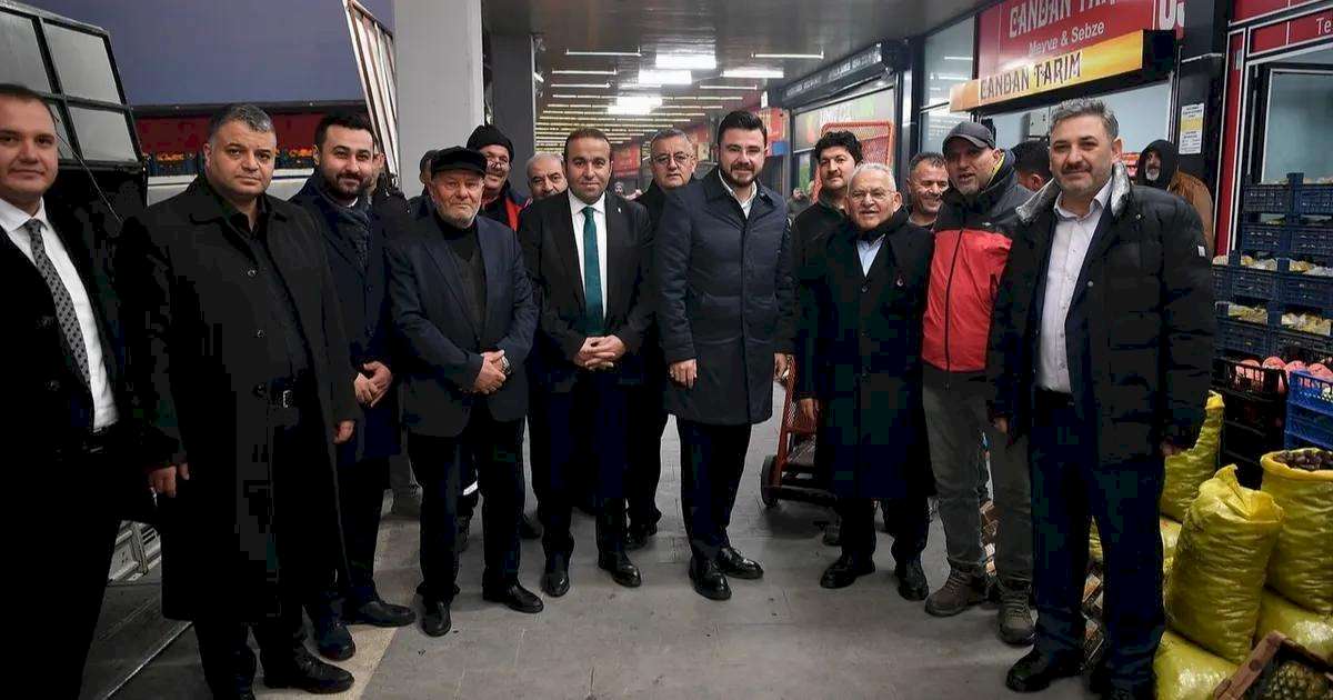 Memduh Büyükkılıç'tan Kayseri hal esnafına sabah ziyareti