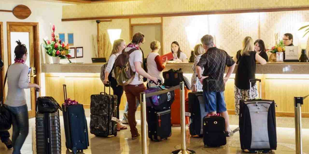 Türkiye 2025’in İlk Yarısında 25 Milyondan Fazla Turist Ağırladı