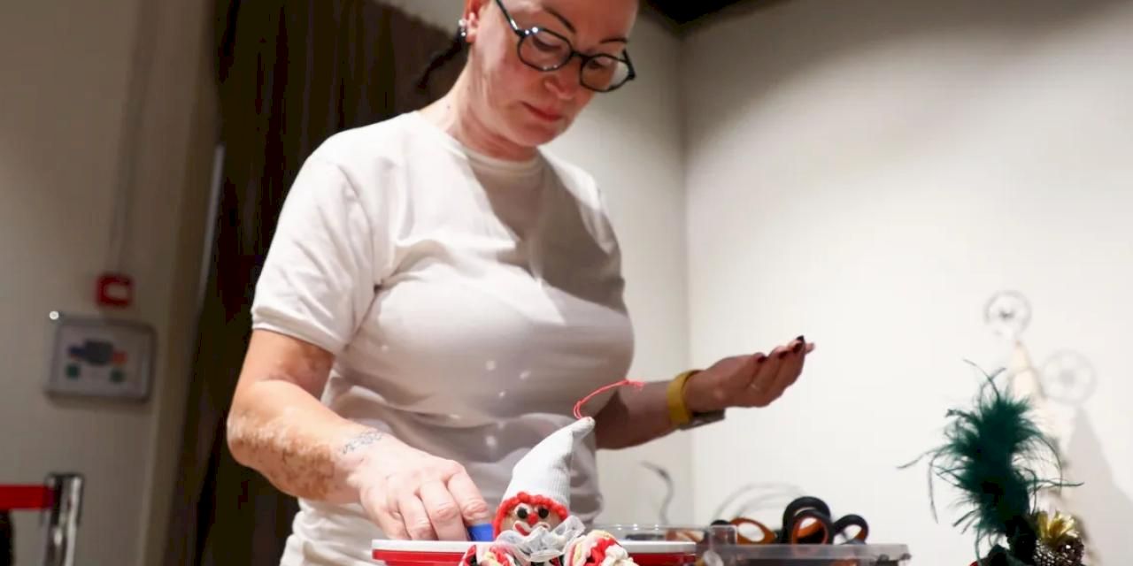 Antalya’da atık kumaşlar yılbaşı neşesine dönüştü