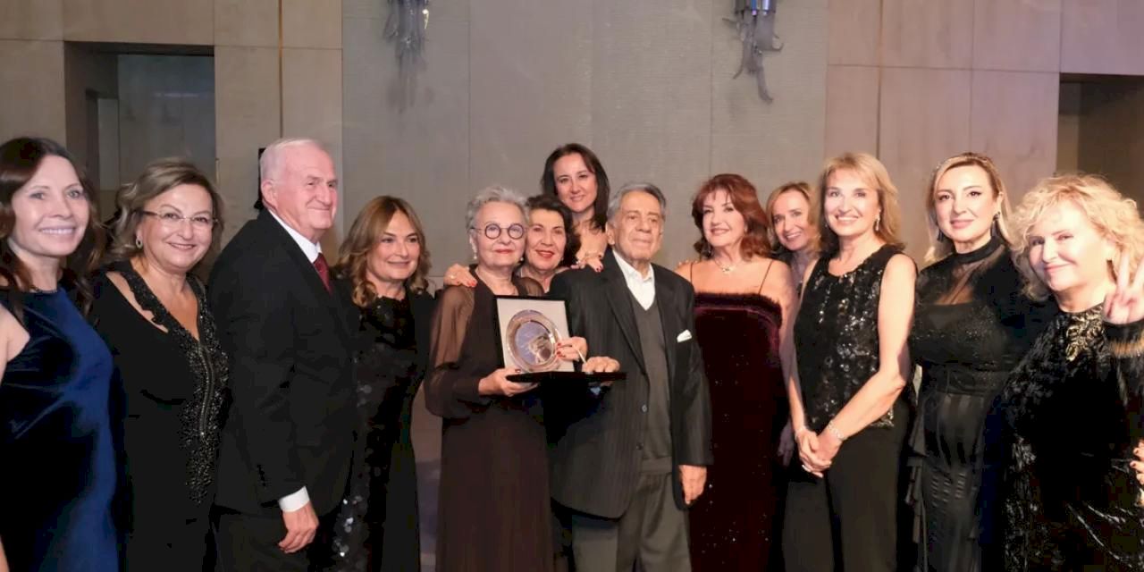 Koruncuk Vakfı Dostları, Yıl Sonu Yemeği’nde Bir Araya Geldi