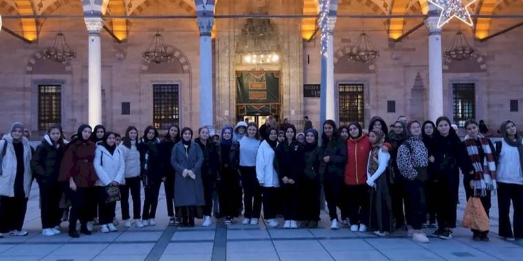 Karatay’da öğrenciler sabah namazı programında buluşuyor