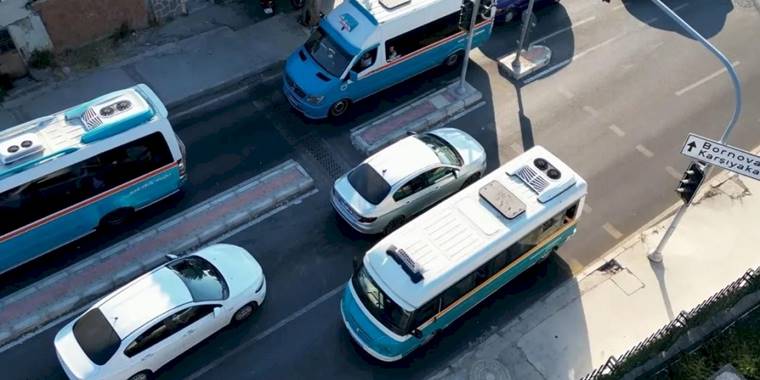 İzmir'de kural tanımayan sürücülere havadan tespit