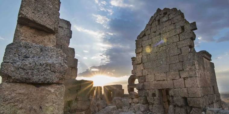 UNESCO'da Türkiye'nin varlık sayısı artıyor! Zerzevan Kalesi ve Mithraeum 2026'da değerlendirilecek