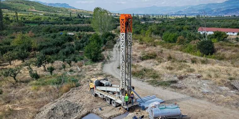 Geyve Doğantepe’ye 132 metre derinlikten kaliteli su