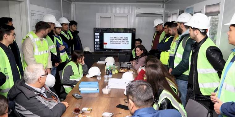 KOÜ'lü öğrenciler Büyükşehir'in projesini inceledi