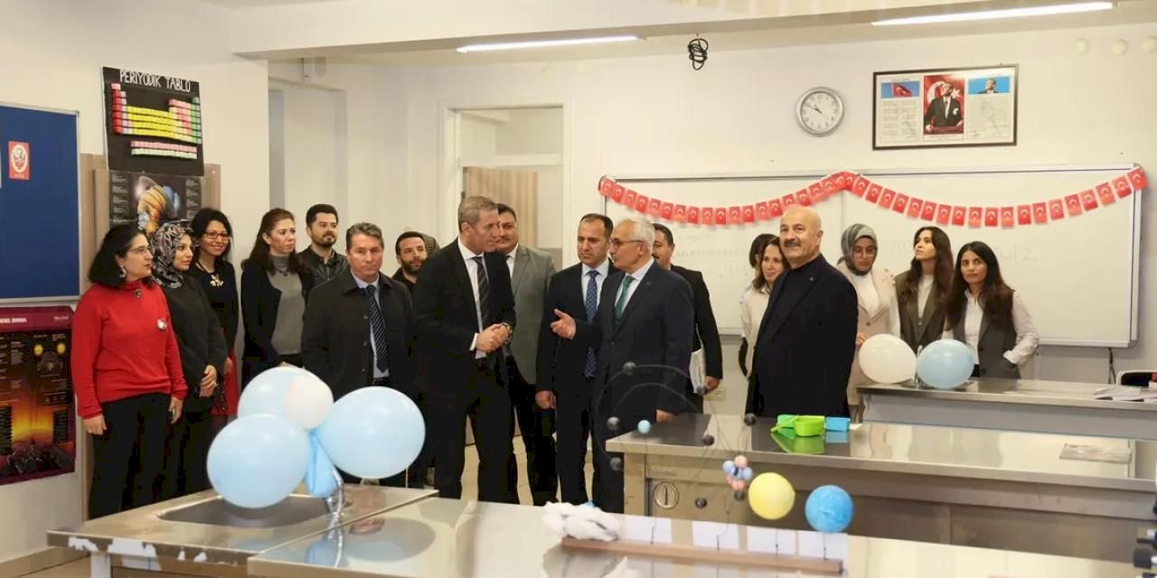 Gebze'de Başkan Büyükgöz ve Kaymakam Özyiğit’ten okullara ziyaret