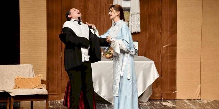 Balıkesir’de Çehov’un “Bir Evlenme Teklifi”ne yoğun ilgi