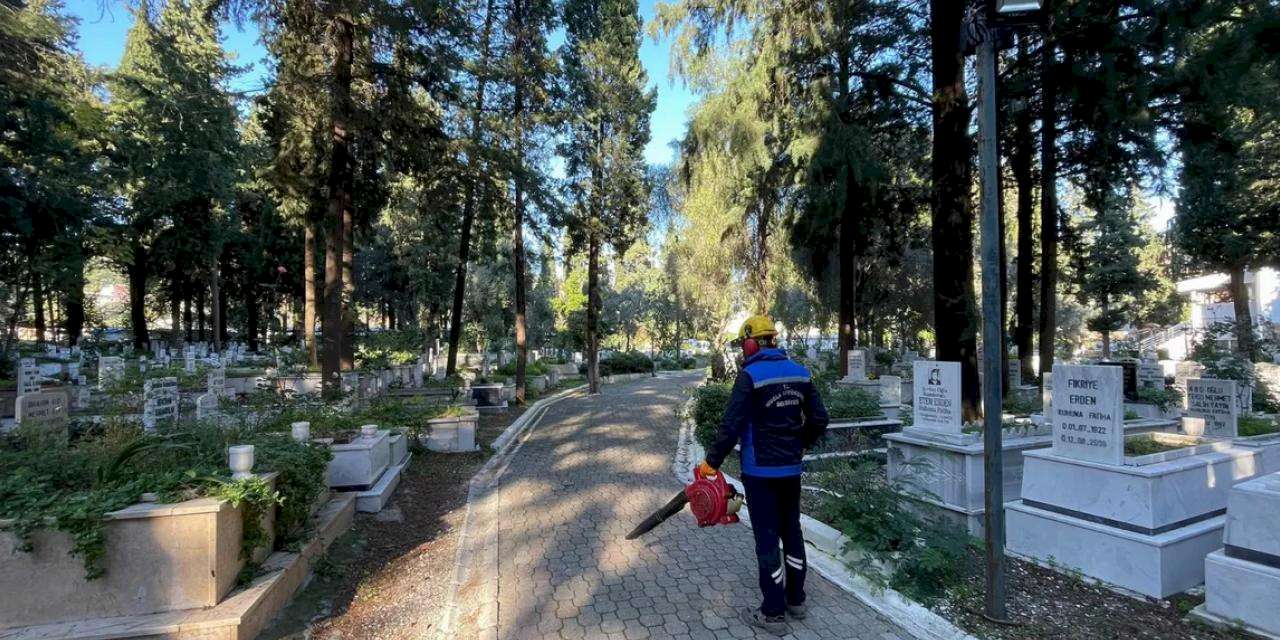 Muğla Büyükşehir'den mezarlıklarda kapsamlı bakım