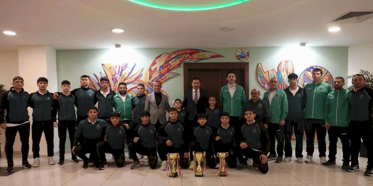 Konya Karatay Belediyespor'dan Başkan Kılca'ya çifte gurur ziyareti