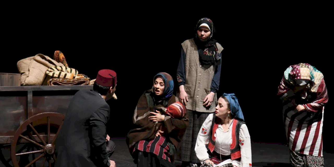 Trabzon’da ‘Muhacirlik’ oyunu prömiyer yaptı