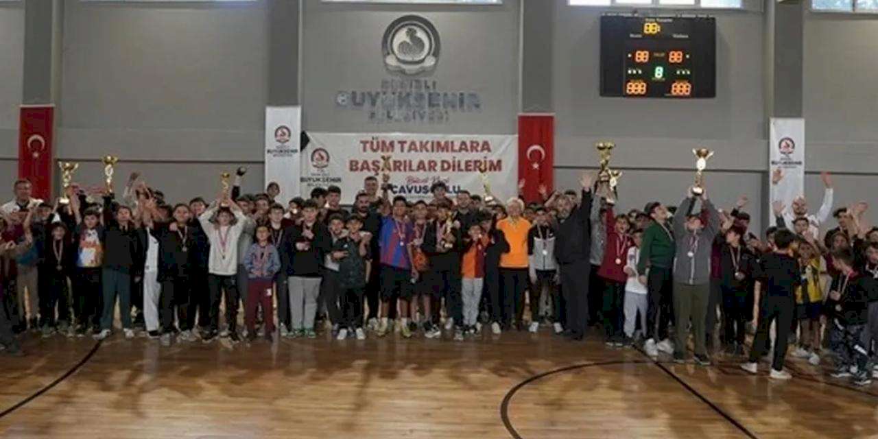 Denizli Büyükşehir gençleri sporla buluşturdu