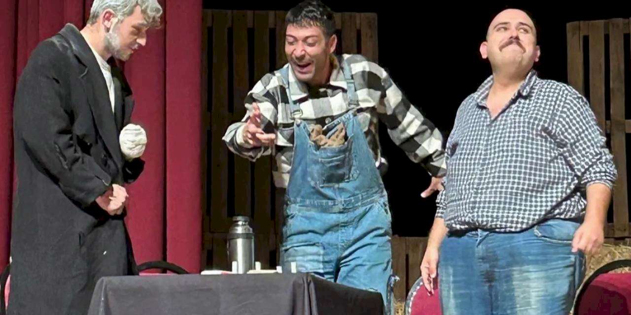 Muğla'da 'Fareler ve İnsanlar' tiyatroseverlerle buluştu