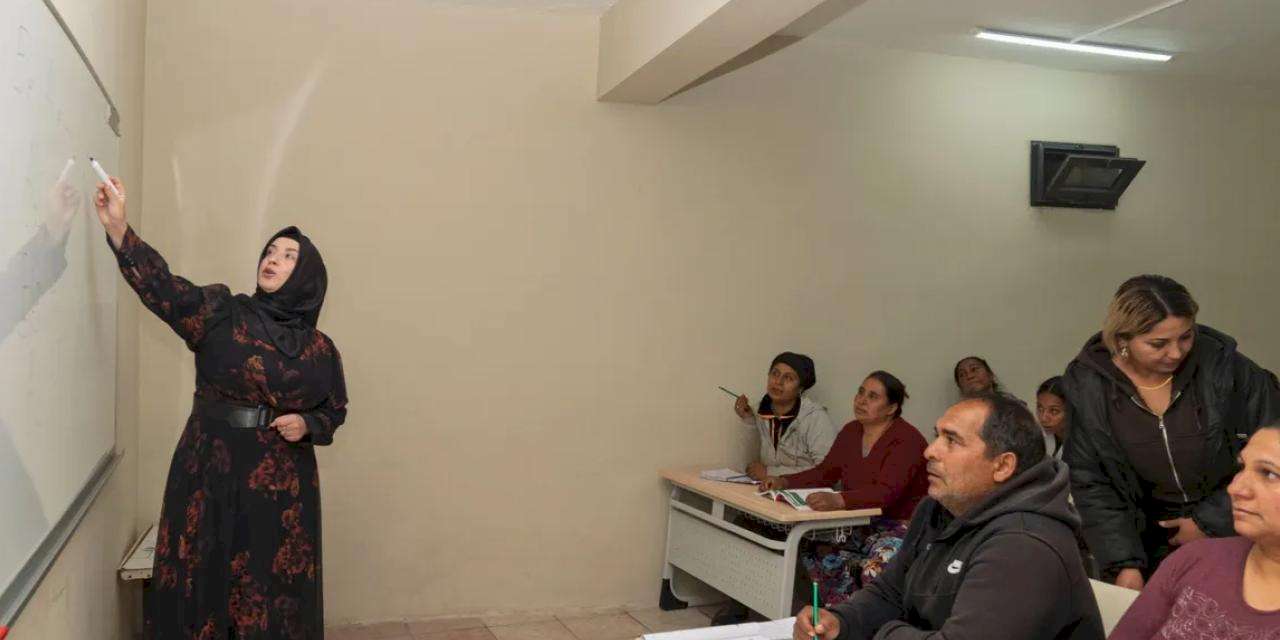 İzmir Büyükşehir'den dayanışma merkezi